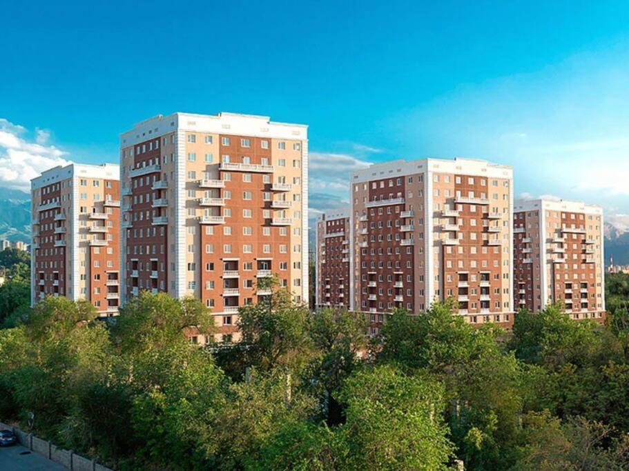 Уютная Квартира В Центре Возле Адк Almaty Esterno foto