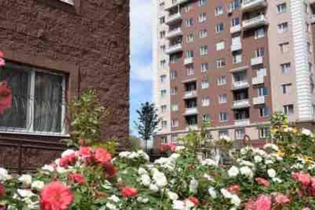 Уютная Квартира В Центре Возле Адк Almaty Esterno foto